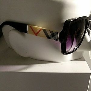 Burberry Shades (Women)
